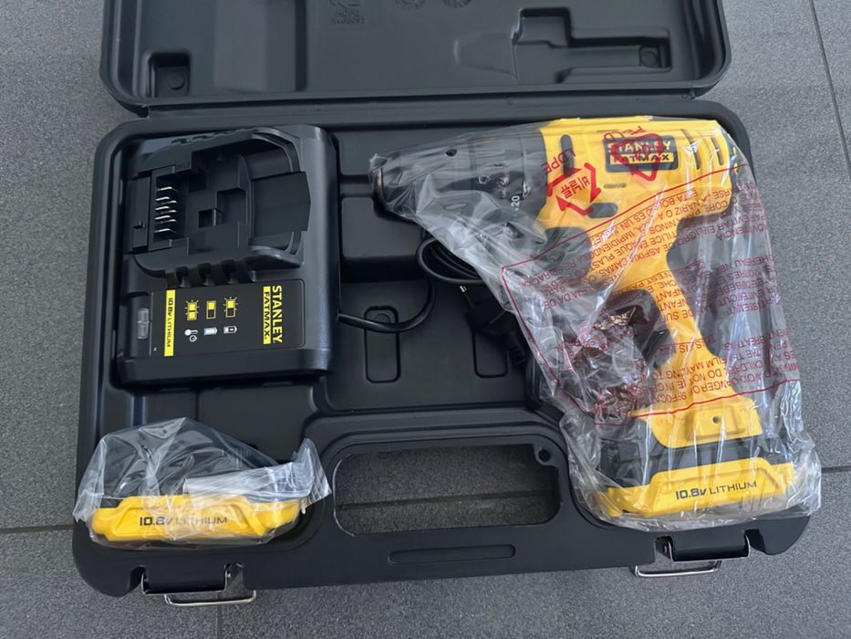 Berbequim Aparafusadora com Percussão Stanley Fatmax FMC021S2-QW 10.8V Novo em Caixa c/Fatura Garantia
