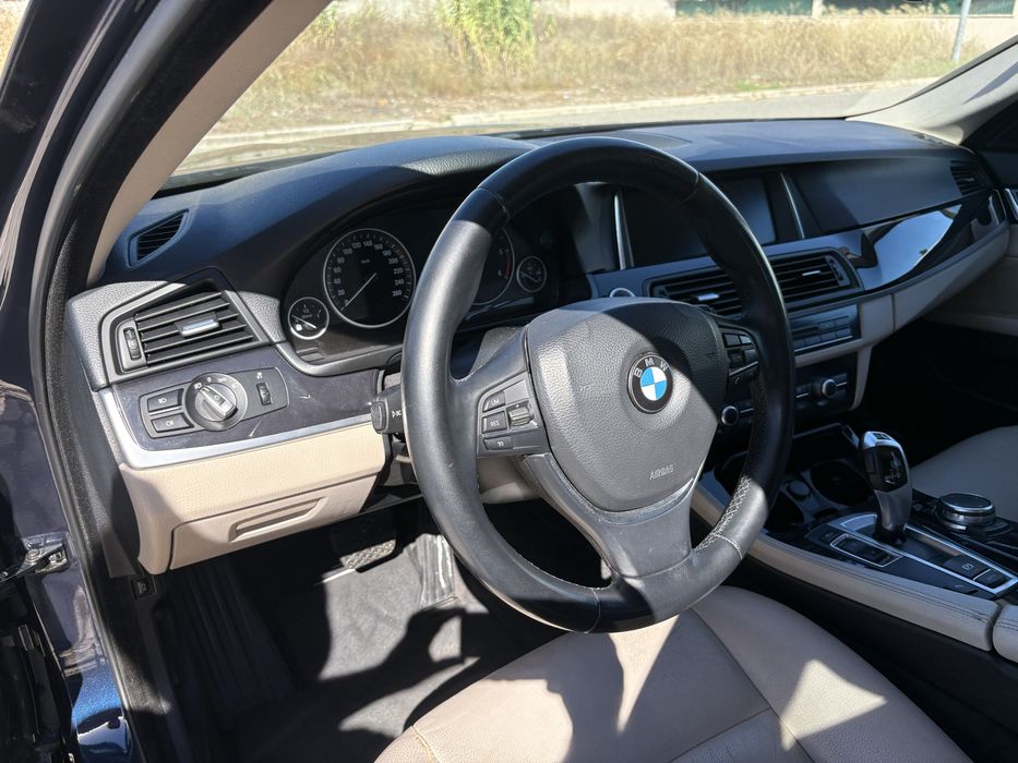 BMW F11 520d com teto de abrir