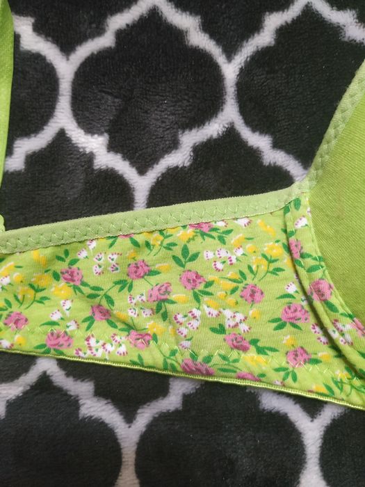 Biustonosz dziewczęcy 36/80A jasnozielony