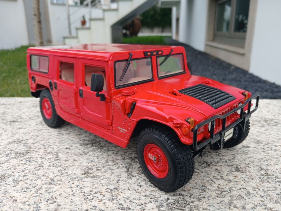 Red Hummer Wagon 4 portas