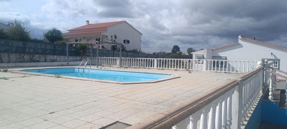 Moradia v4+V2 em marinhais com piscina