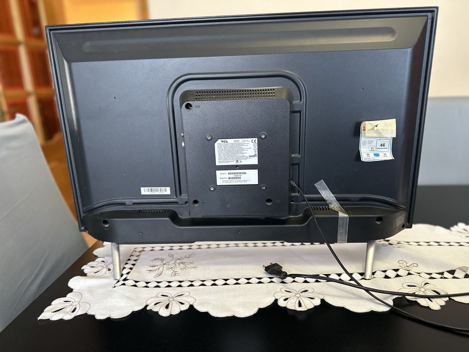 TV LED 32" HD c/ Sintonizador Satélite, Cabo e TDT - TCL