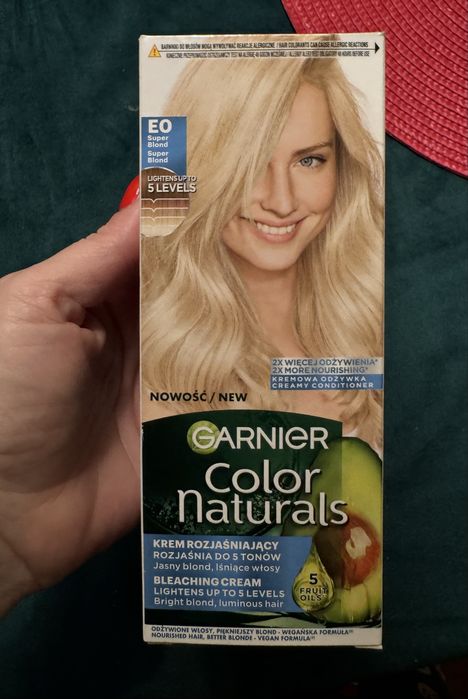 Garnier Color Naturals krem rozjaśniający EO super blond