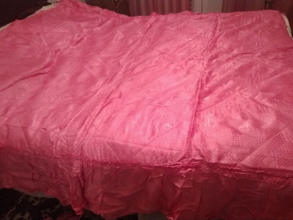 Покрывало на двуспальу кровать