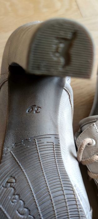 Buty jesienne haft kwiaty mustang skóra 39
