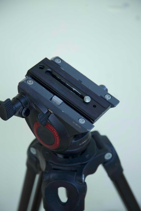 Tripé Manfrotto - MVT502AM