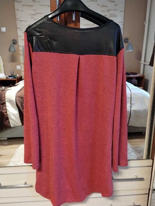 Sweterek z dłuższym tyłem r.M