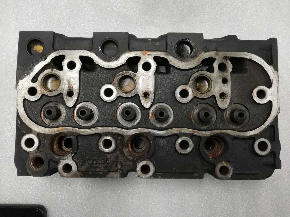 Cabeça motor Daedong T2600 para reparar