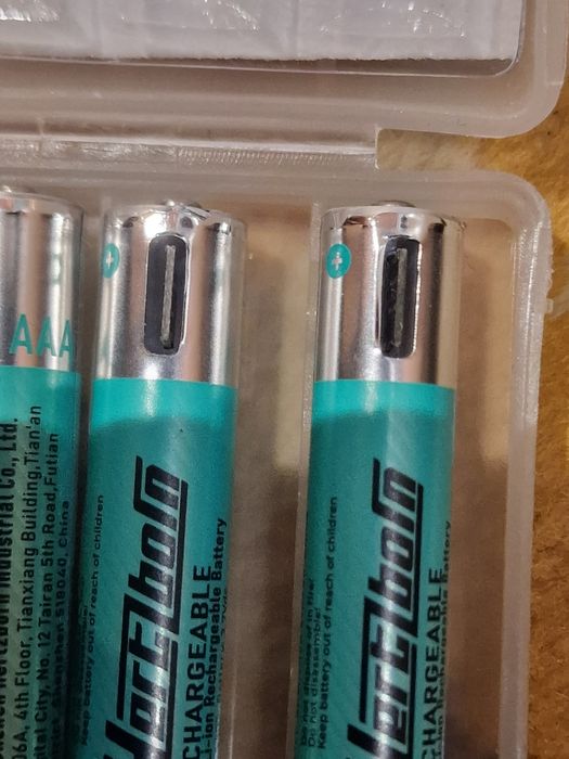 8 akumulatorkow AAA ładowanych usb c
