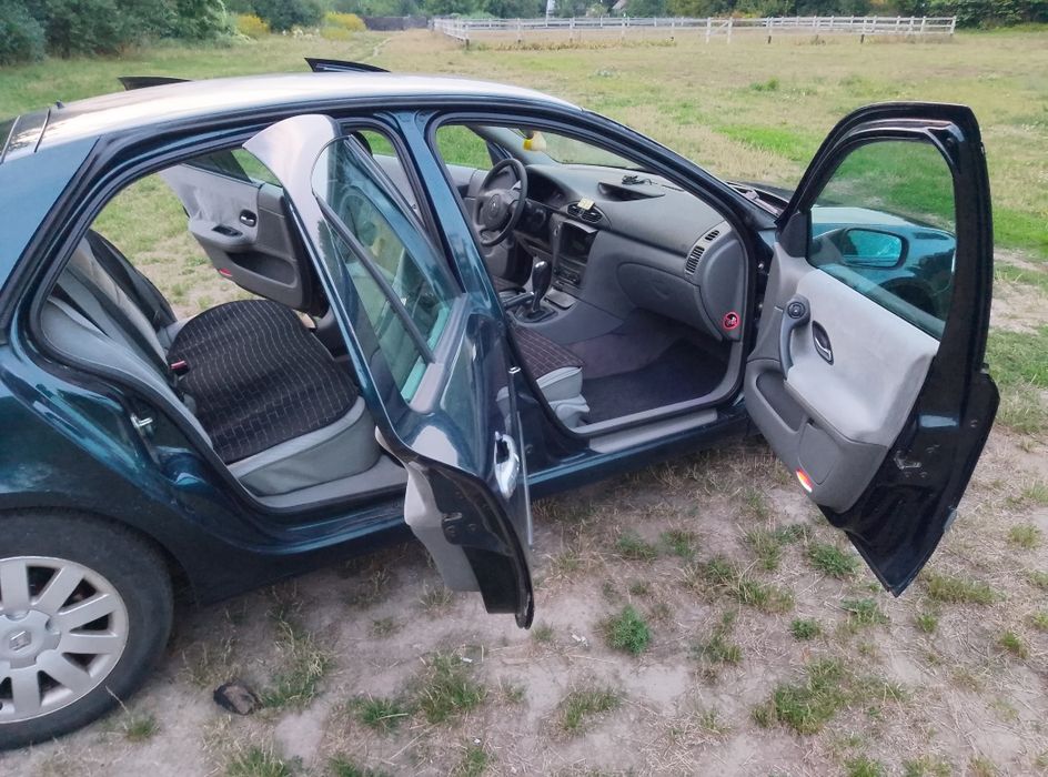 Renault Laguna Рено Лагуна