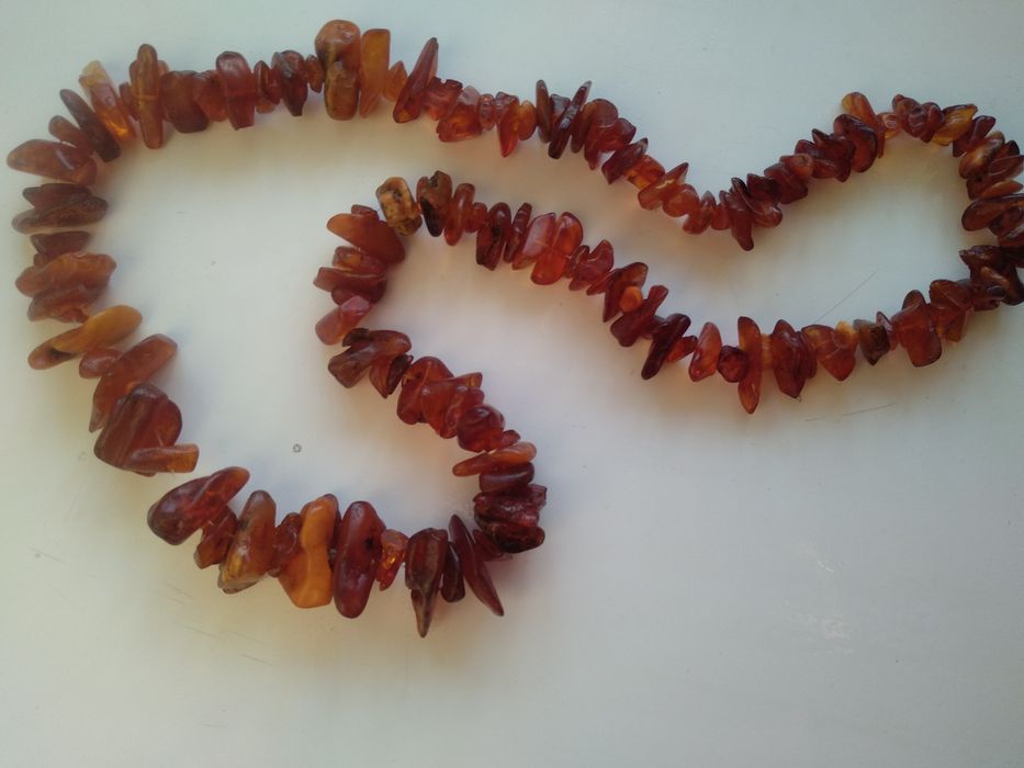Продам янтарные бусы