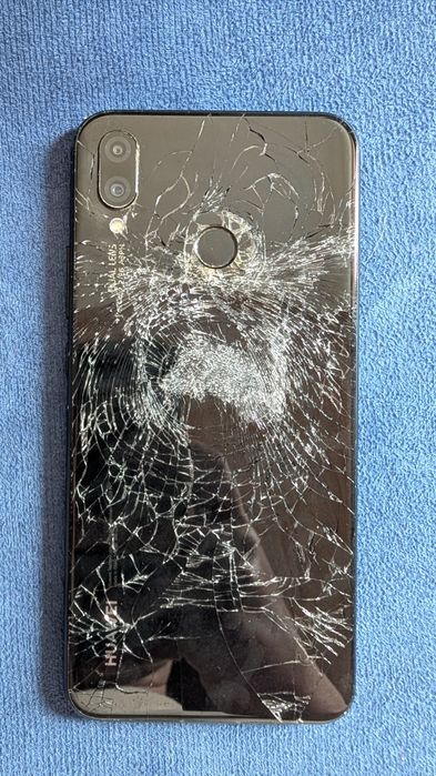 Huawei P Smart+ 4/64GB, робочий, екран цілий, розбита задня кришка