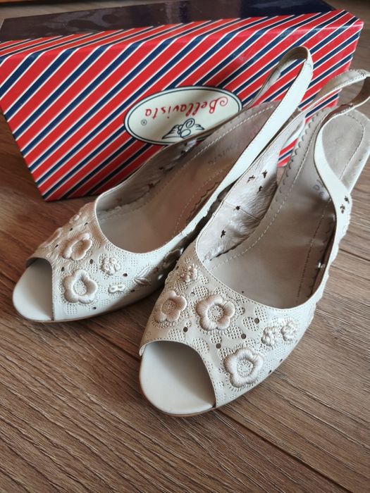 Босоніжки жіночі