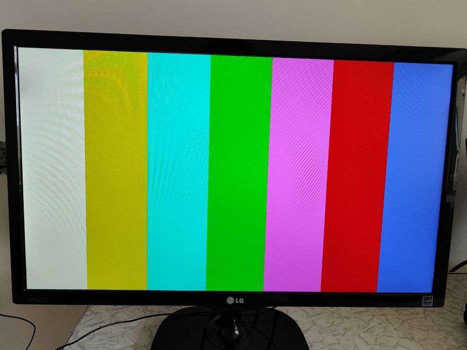 Монітор 21.5" LG 22MP57D-P