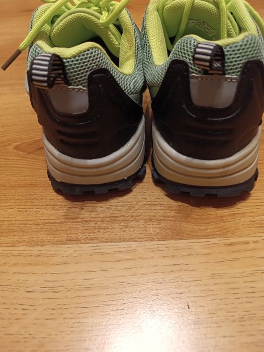 Жіночі трекінгові кросівки