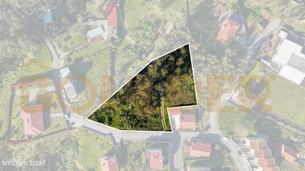 Terreno de construção em Sobreposta