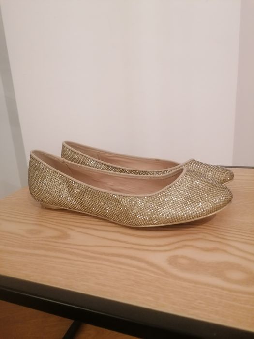 Sabrina Bershka Dourada