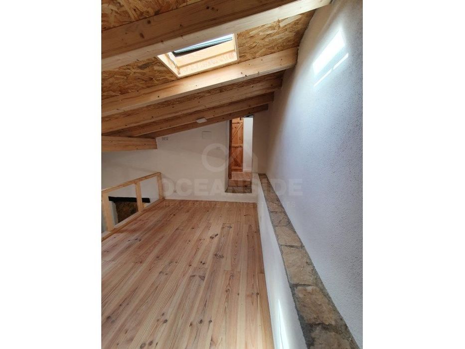 Moradia T1+1 com terraço e zona exterior de convívio