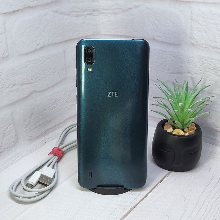 Продам телефон  ZTE Blade A51 Lite 2/32Gb в гарному стані