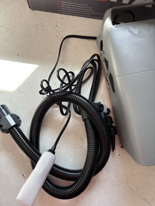 Elektryczna pompka do desek sup / materacy
