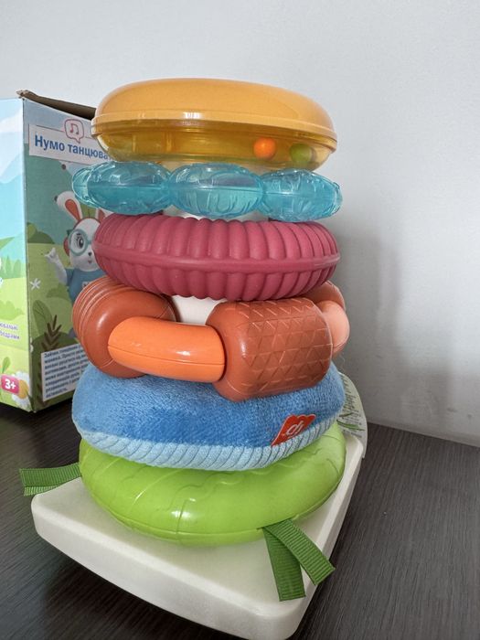 Пірамідка від Fisher-Price «Розвиток сенсорики»
