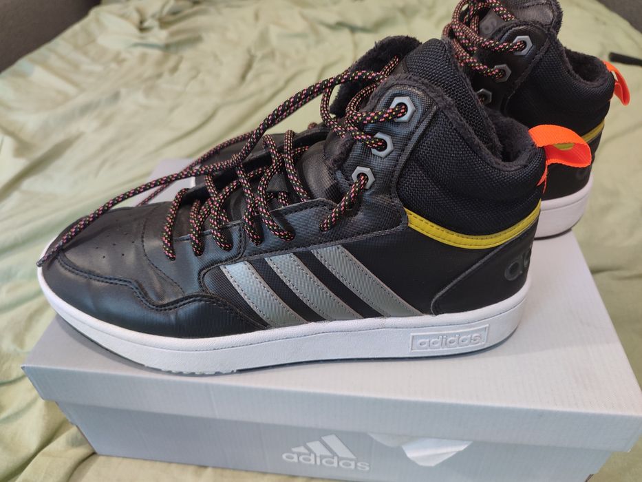 Чоловічі снікери adidas Hoops 3.0 Mid Wtr HR1440 43.5 (9UK)