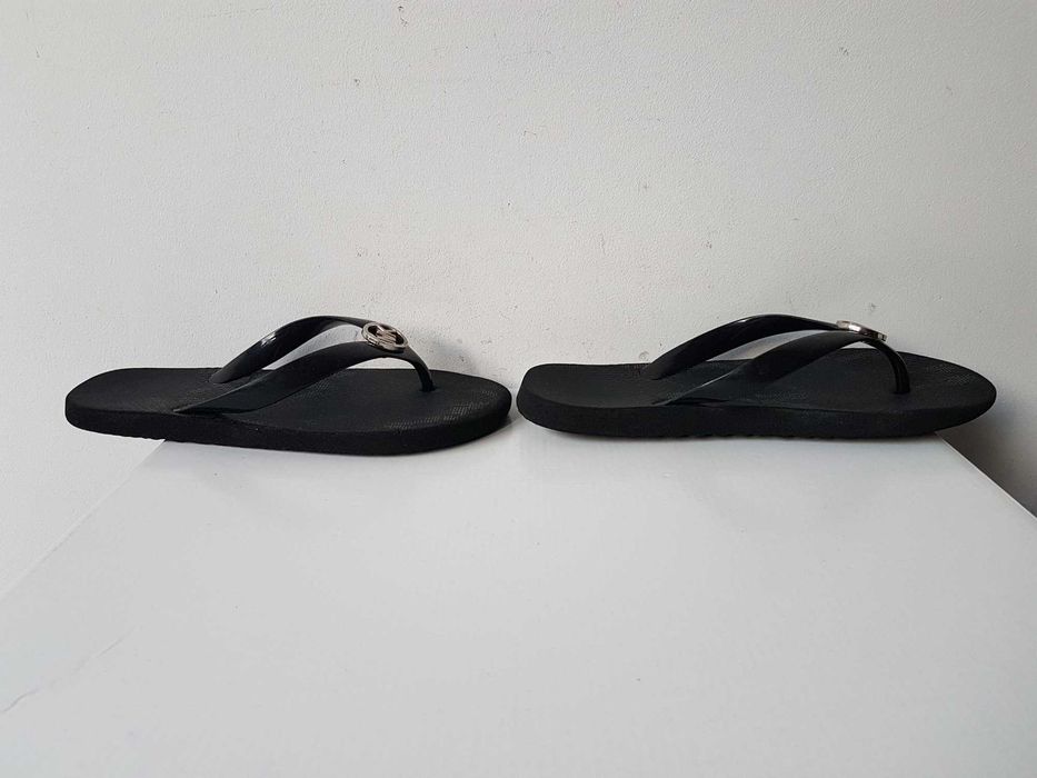 Czarne klapki japonki Michael Kors srebrne logo rozmiar 35 - 23cm