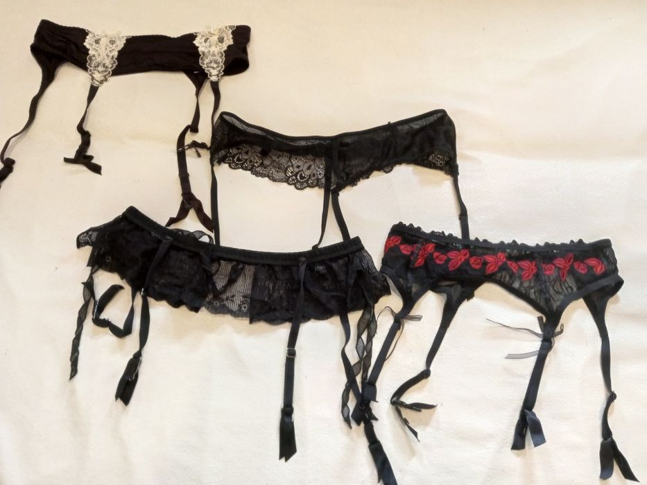 Білизна жіноча купальники 44-48р