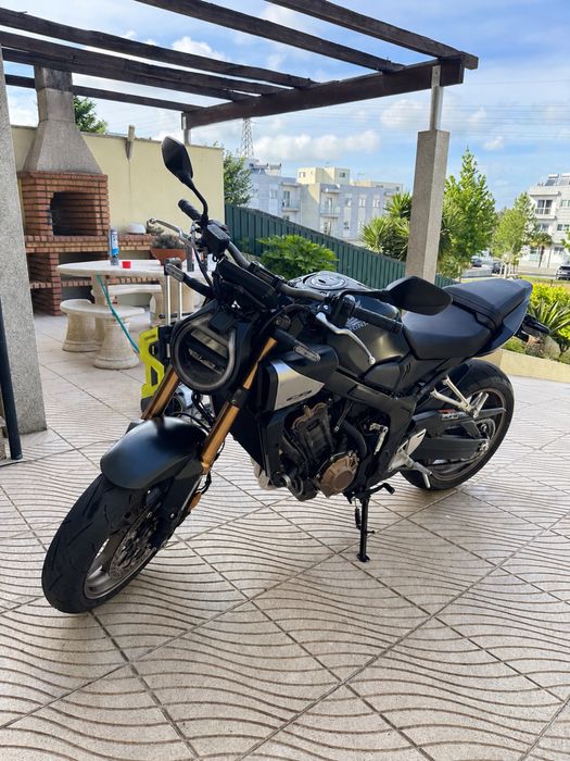 Honda CB650R E-Clutch 2025 35kw