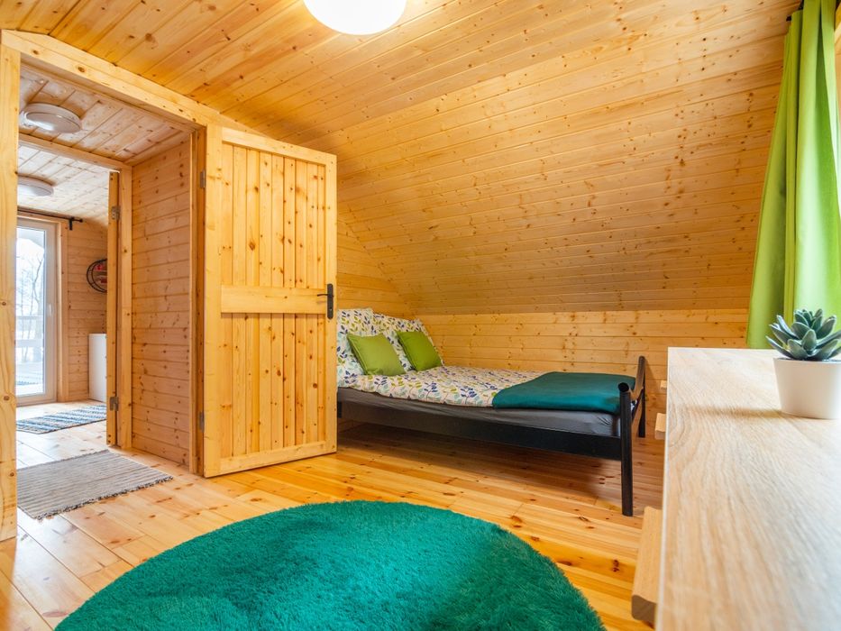 Domek letniskowy nad jeziorem  morzem do wynajęcia Sauna Jacuzzi Bali