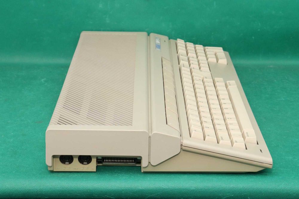 Zabytek sprzed lat komputer ATARI 1040ST
