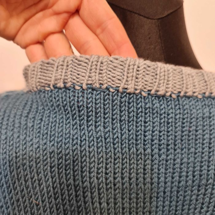 1100 Unikatowy wełniany sweter Handmade Tiril rozmiar M