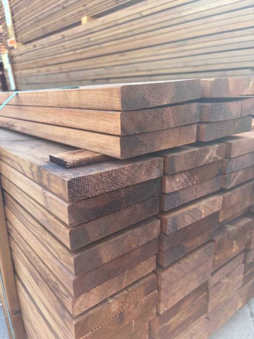 Deck Casquinha Vermelha Tratado Autoclave Castanho