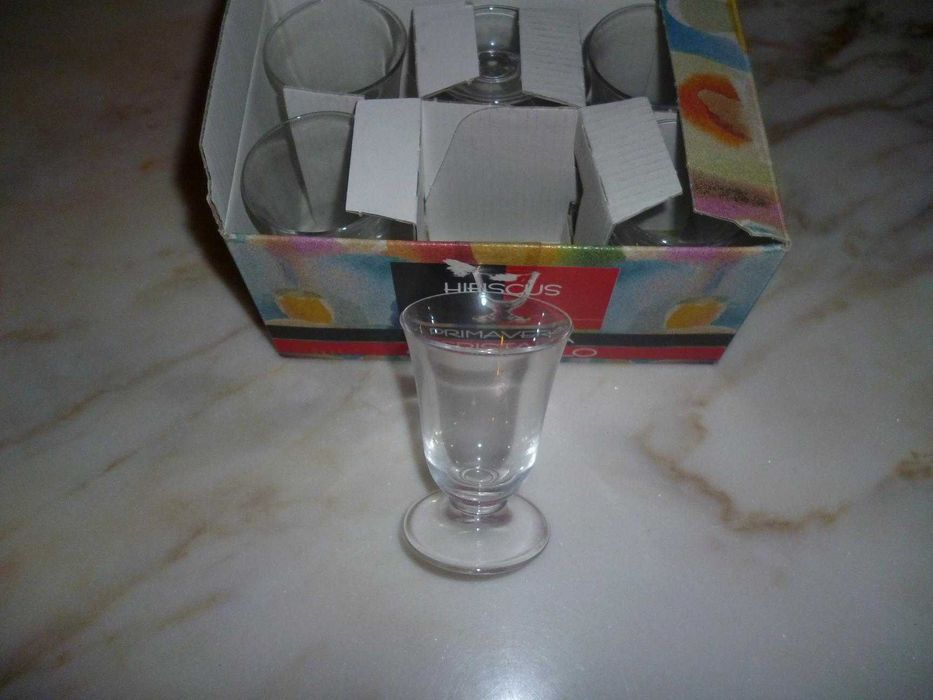 copos Cristal RCR série Hibiscus calices e fluts