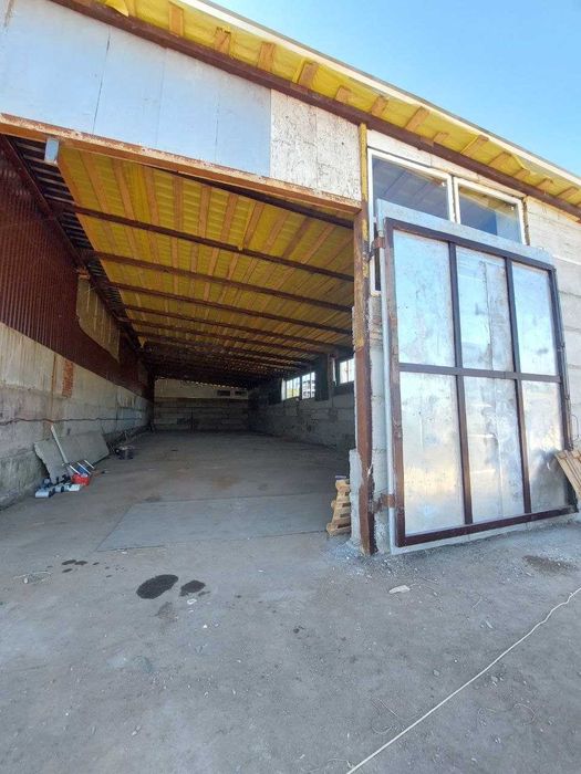 Сдается помещение,330 кв, под склад правый берег.