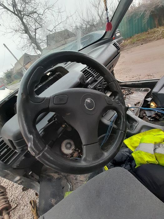 Двери лада  ваз 2110 2111 2112 приора