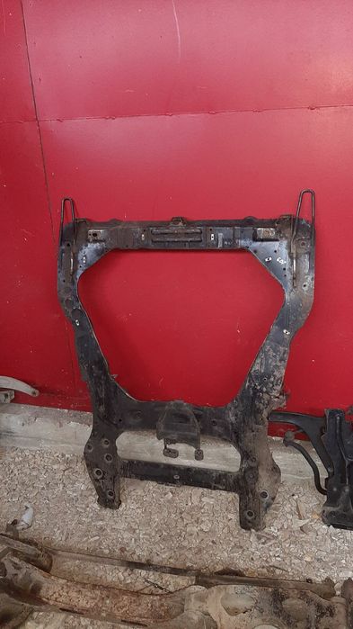 Підрамнік пежо 607 єксперт партнер сітроєн джампі берлінго рено канго