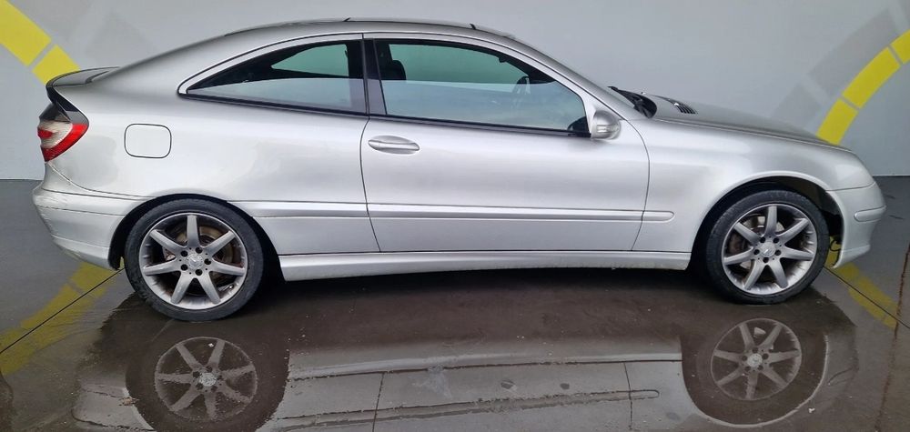 Mercedes sport Coupé c220 foto 3