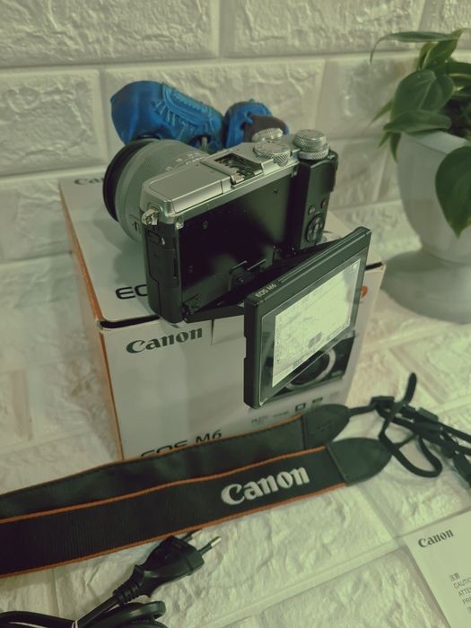 Canon EOS M6 фотоапарат