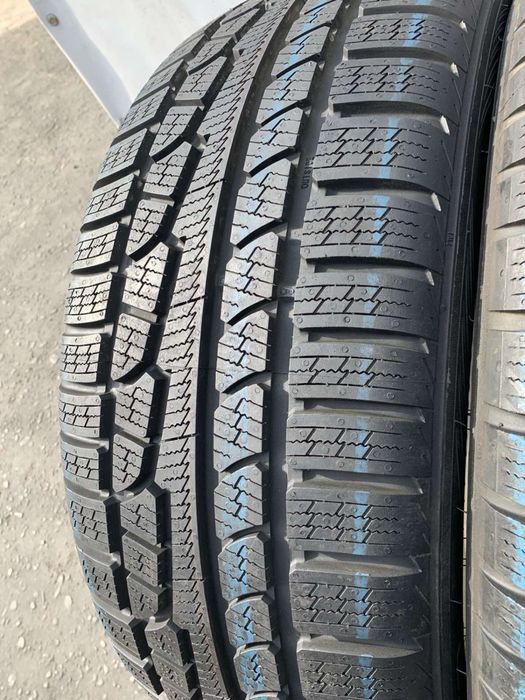 Шини демо нові 265/45 R21 Nokian зима