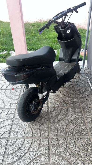 Vendo moto usada