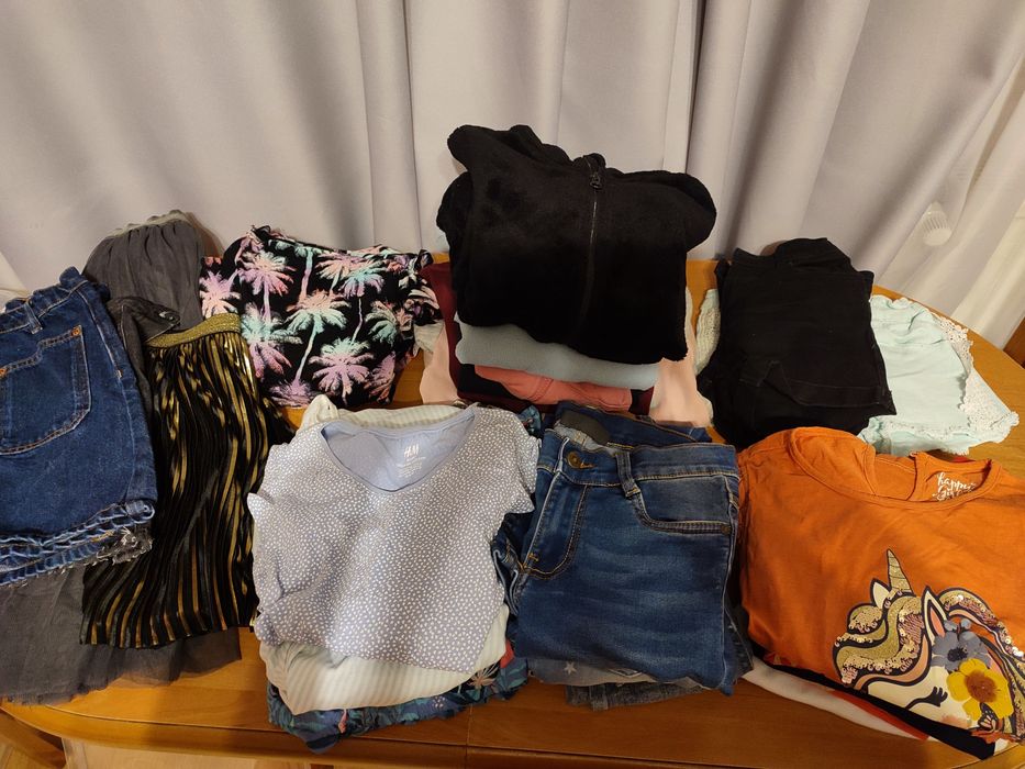 Duża paczka ubrań rozm. 134 dla dziewczynki