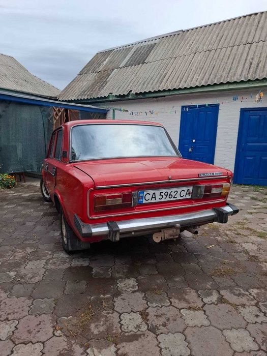 Автомобіль Ваз 2106