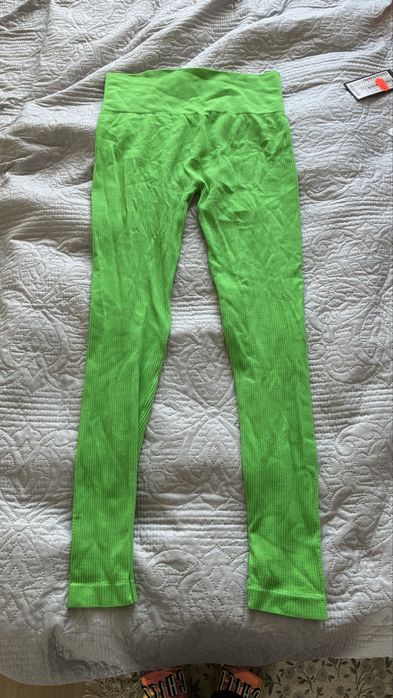 Zielony neonowy komplet legginsy i crop top S/M 36/38