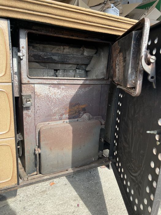 Чудесна німецька пічка-камін