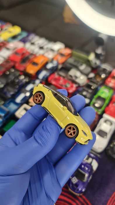 Hot WHEELS Nissan Premium - 2 - PACK