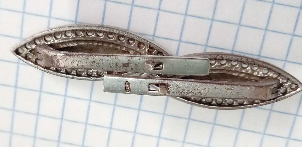 Сережки серьги Срібло 925 проба. Золоті накладки. Білі камушки