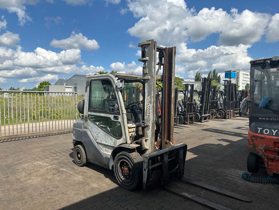 Wózek widłowy Gaz Toyota 06-8FG30F Kabina| Galwanizowany| Uszkodzony