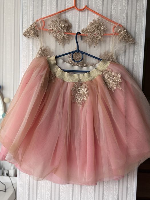 Вечірній костюм, плаття