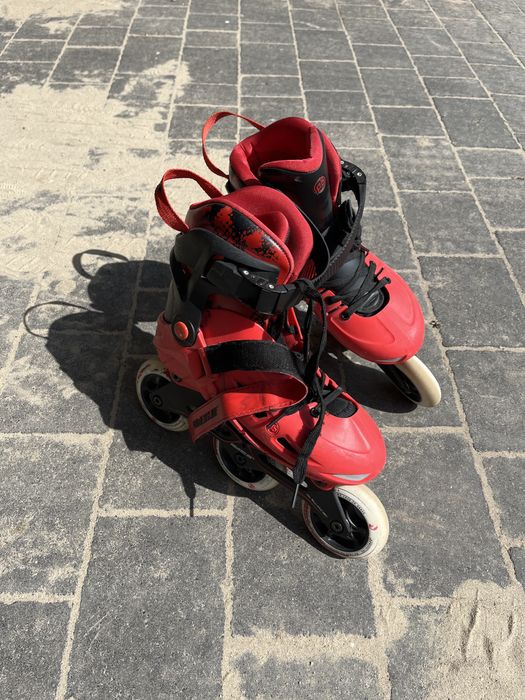 Czerwone Rolki POWERSLIDE.